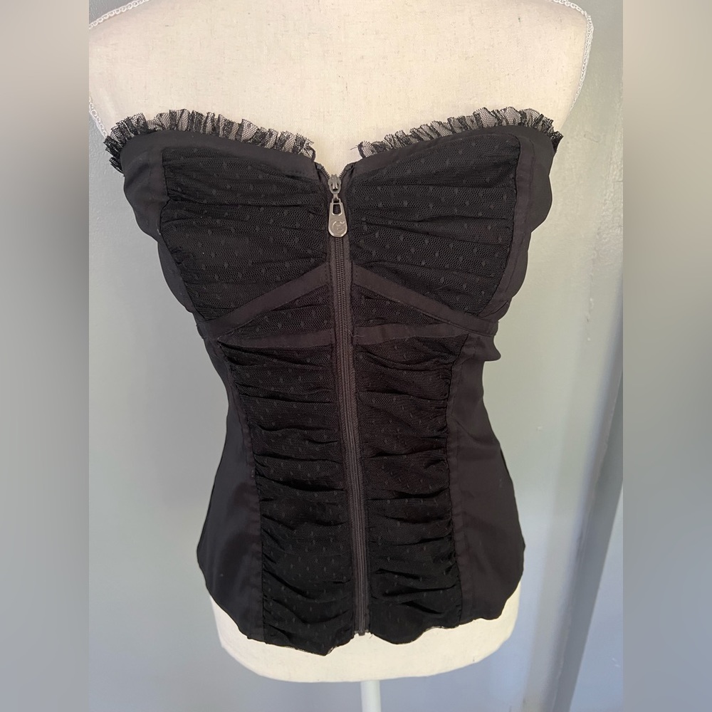 G by Guess strapless lace zip-up corset, Size Medium. Black